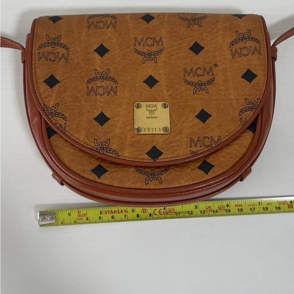 Mcm vintage good condition. Crossbody